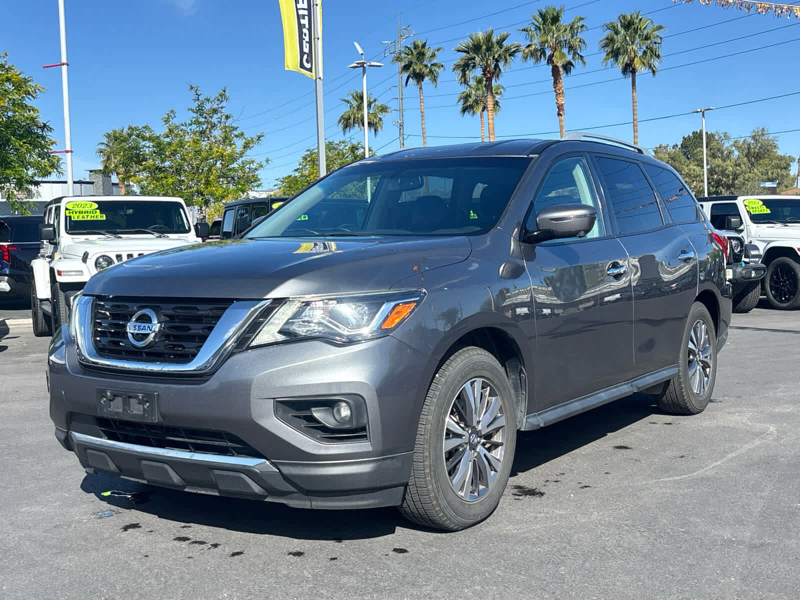 2020 NISSAN Pathfinder