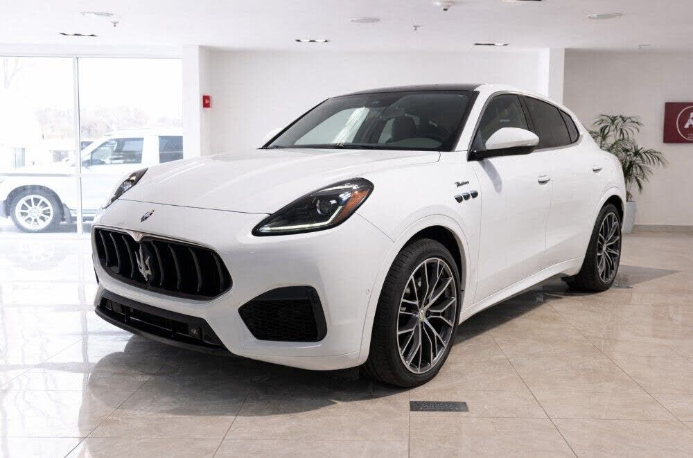 2024 MASERATI Grecale