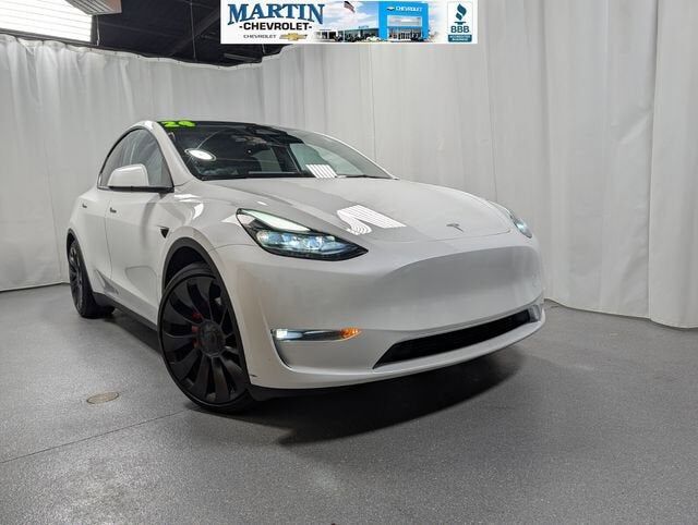 2024 TESLA Model Y