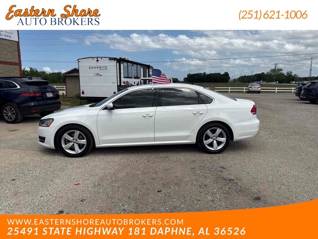 2013 VOLKSWAGEN Passat