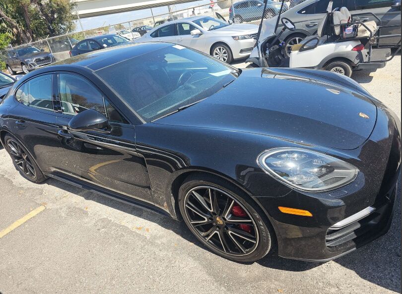 2020 PORSCHE Panamera