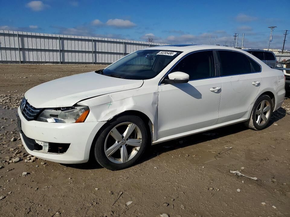 2013 VOLKSWAGEN Passat