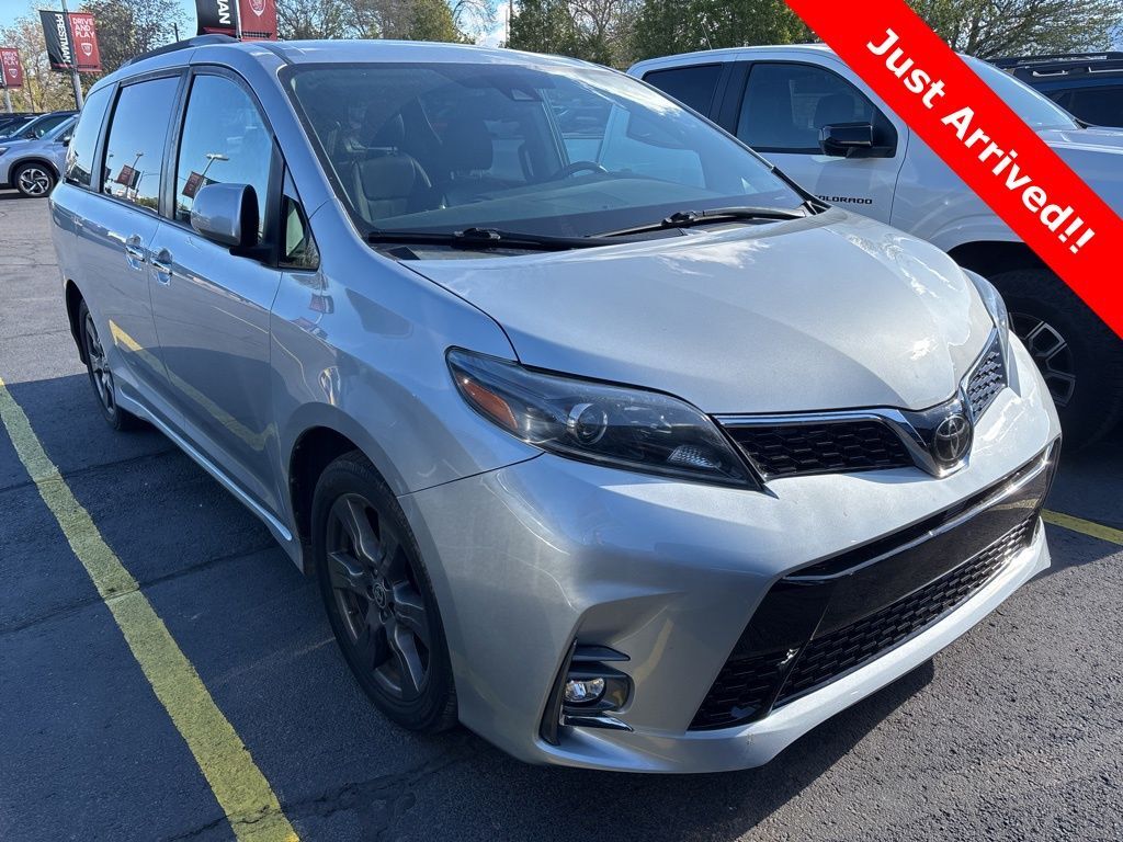 2020 TOYOTA Sienna