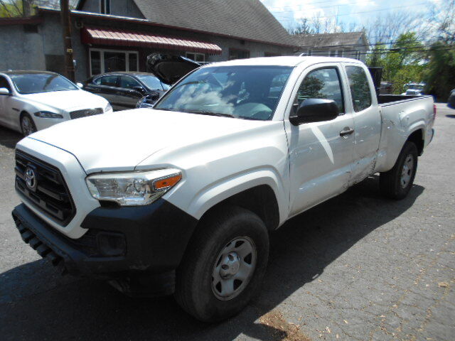 2017 TOYOTA Tacoma