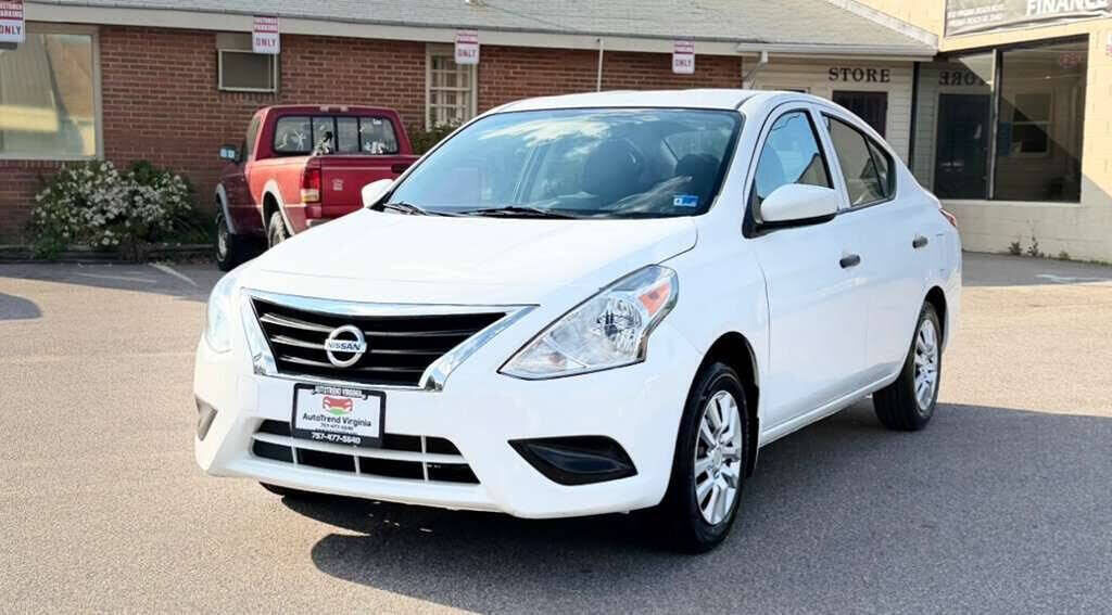2019 NISSAN Versa