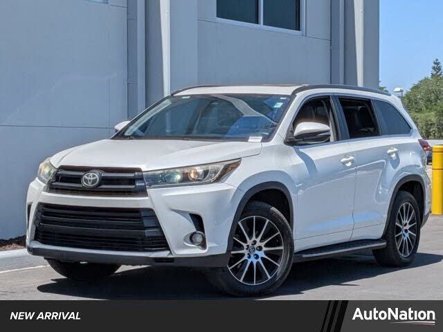 2017 TOYOTA Highlander