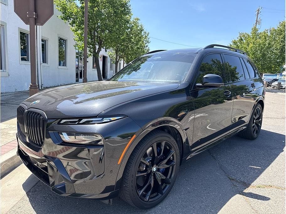 2023 BMW X7
