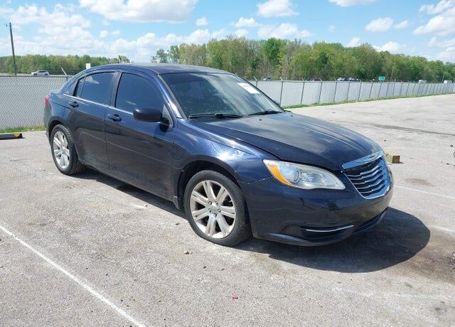 2011 CHRYSLER 200