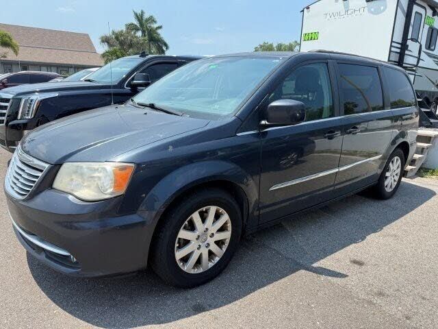 2013 CHRYSLER Town and Country