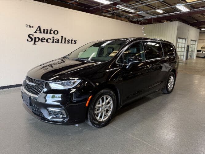 2025 CHRYSLER Pacifica