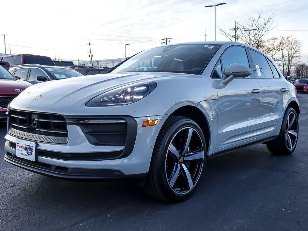 2023 PORSCHE Macan