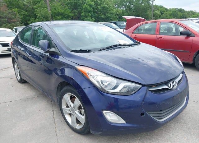 2013 HYUNDAI Elantra