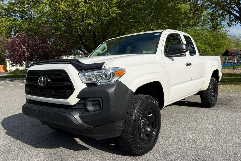 2017 TOYOTA Tacoma