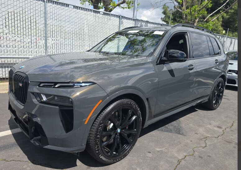 2023 BMW X7
