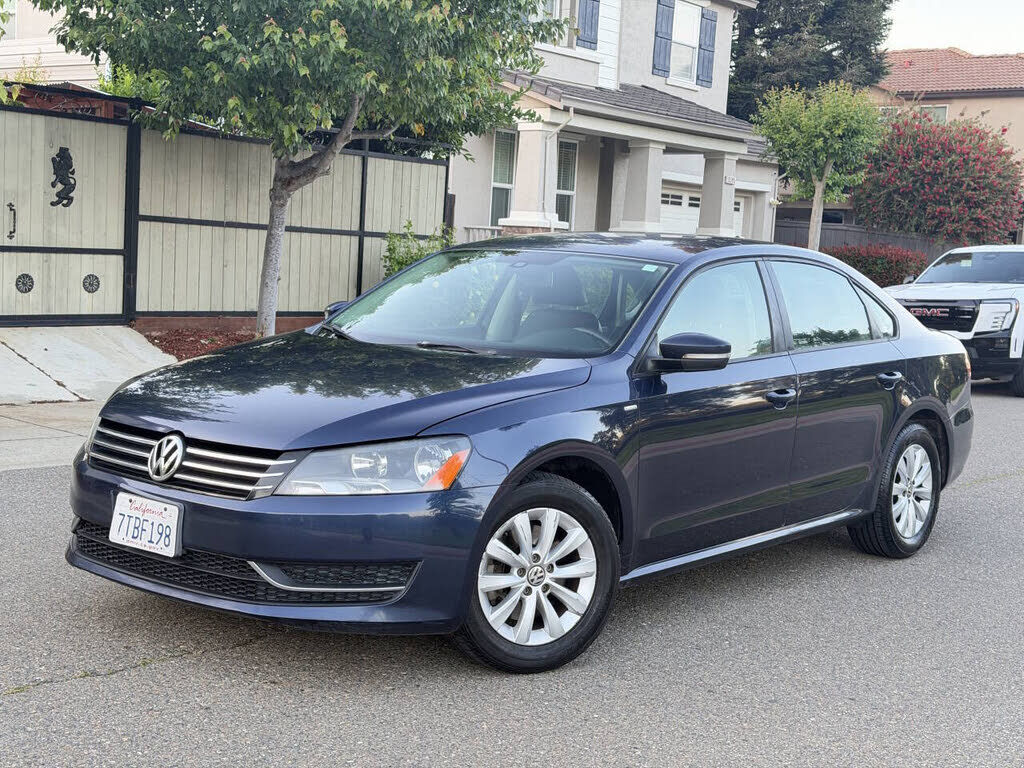 2014 VOLKSWAGEN Passat