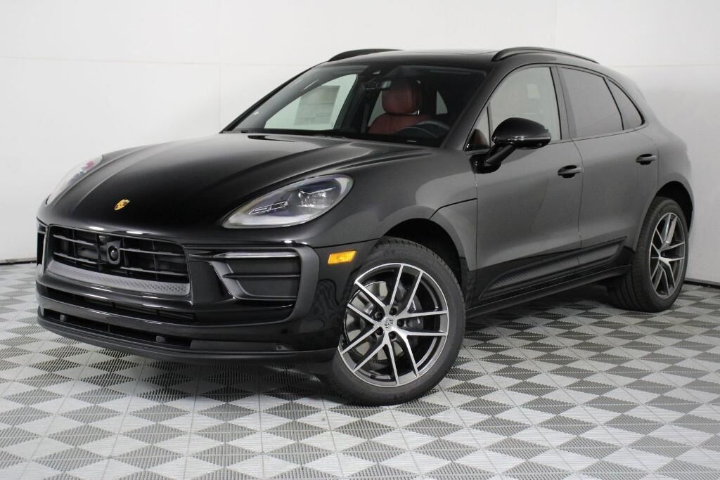 2026 PORSCHE Macan