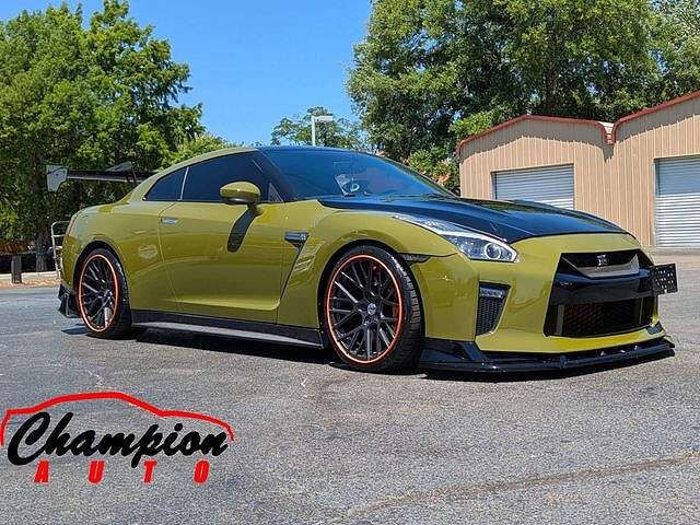 2014 NISSAN GT-R