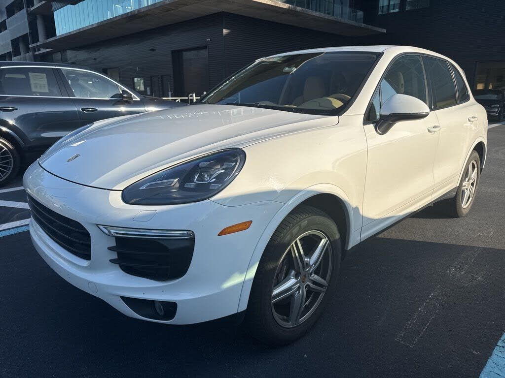 2017 PORSCHE Cayenne