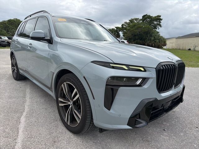 2023 BMW X7