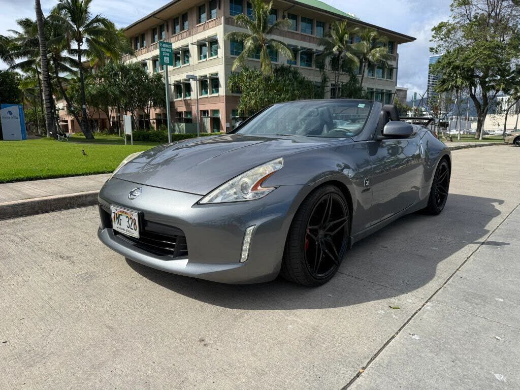 2017 NISSAN 370Z