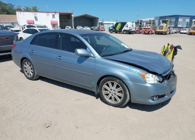 2010 TOYOTA Avalon