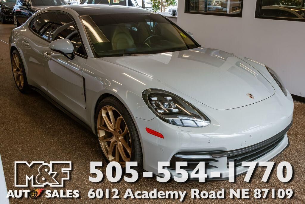 2018 PORSCHE Panamera