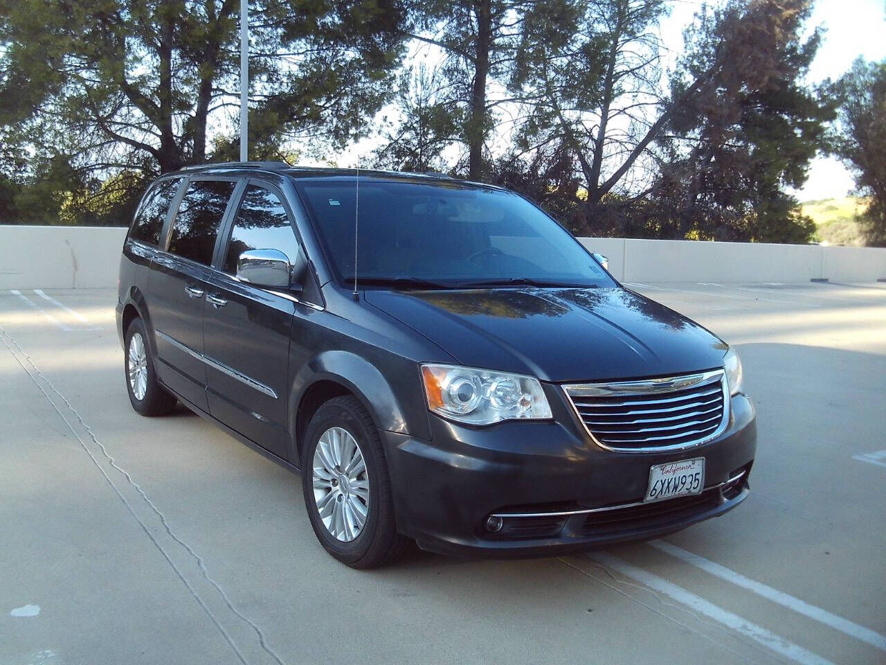 2012 CHRYSLER Town and Country