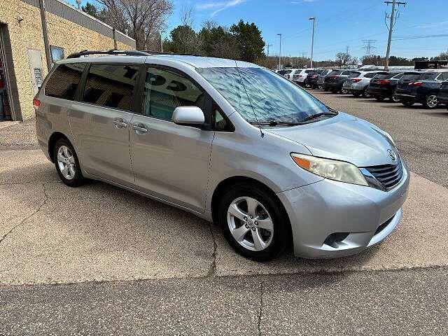 2012 TOYOTA Sienna
