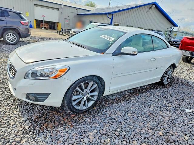 2011 VOLVO C70