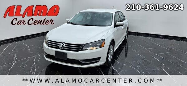 2012 VOLKSWAGEN Passat