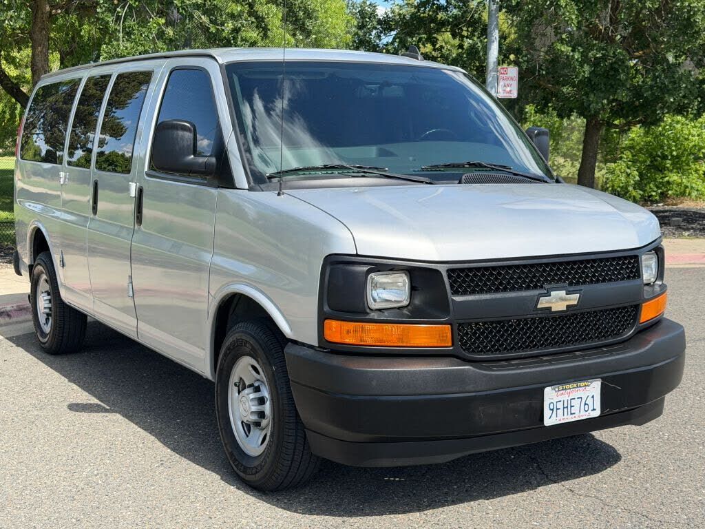 2017 CHEVROLET Express