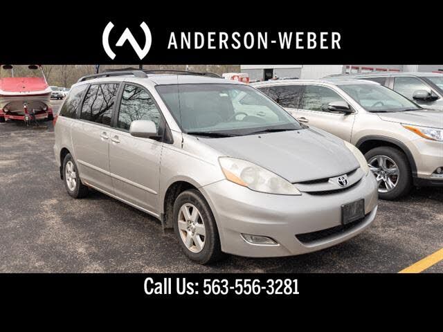 2010 TOYOTA Sienna