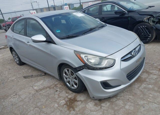 2012 HYUNDAI Accent