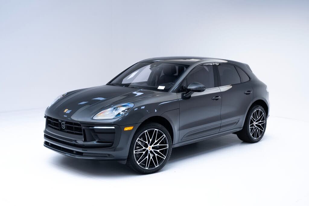 2025 PORSCHE Macan