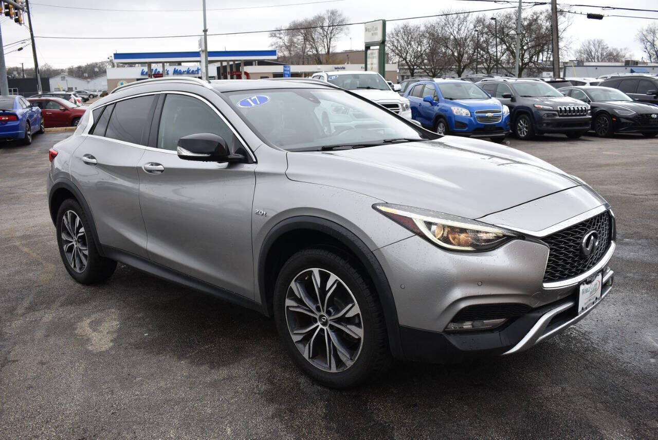 2017 INFINITI QX30