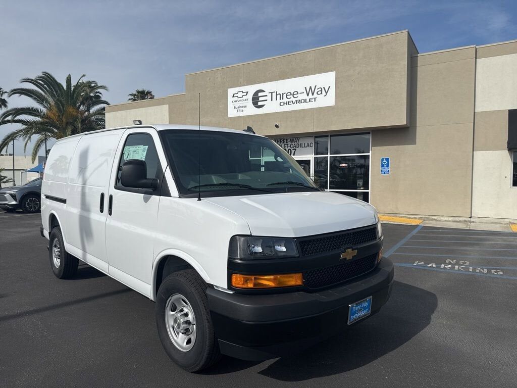 2026 CHEVROLET Express
