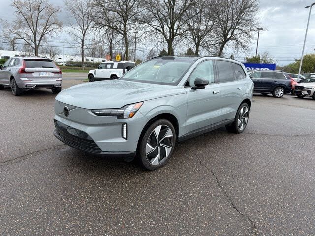 2025 VOLVO EX90