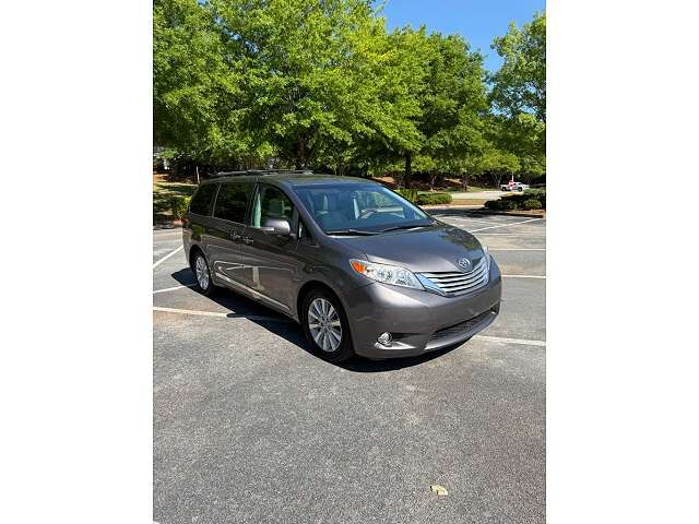 2013 TOYOTA Sienna