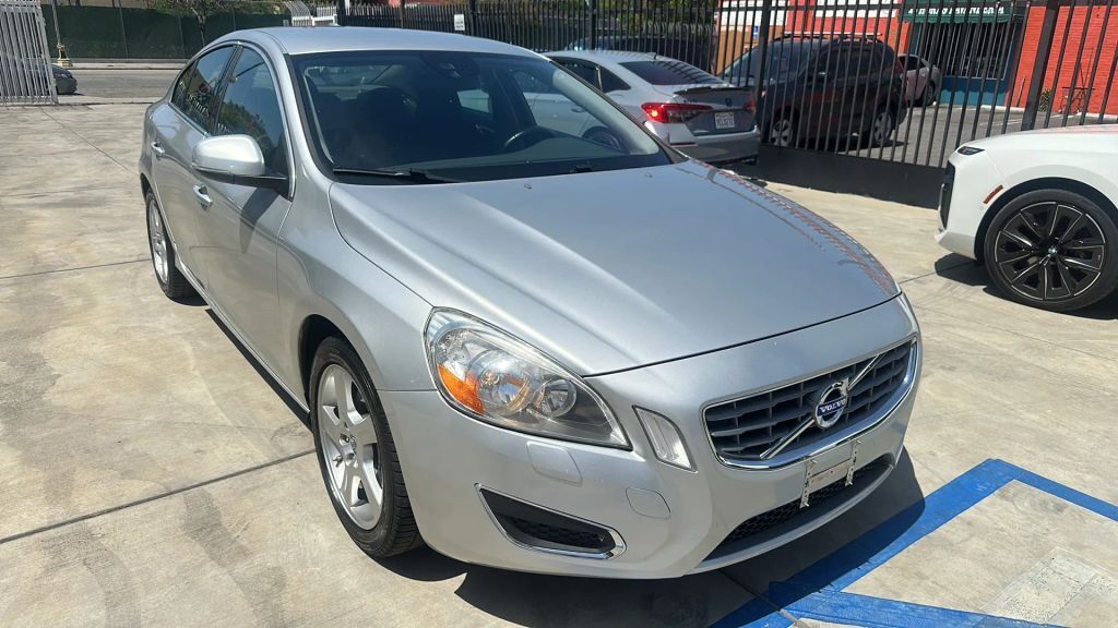 2013 VOLVO S60
