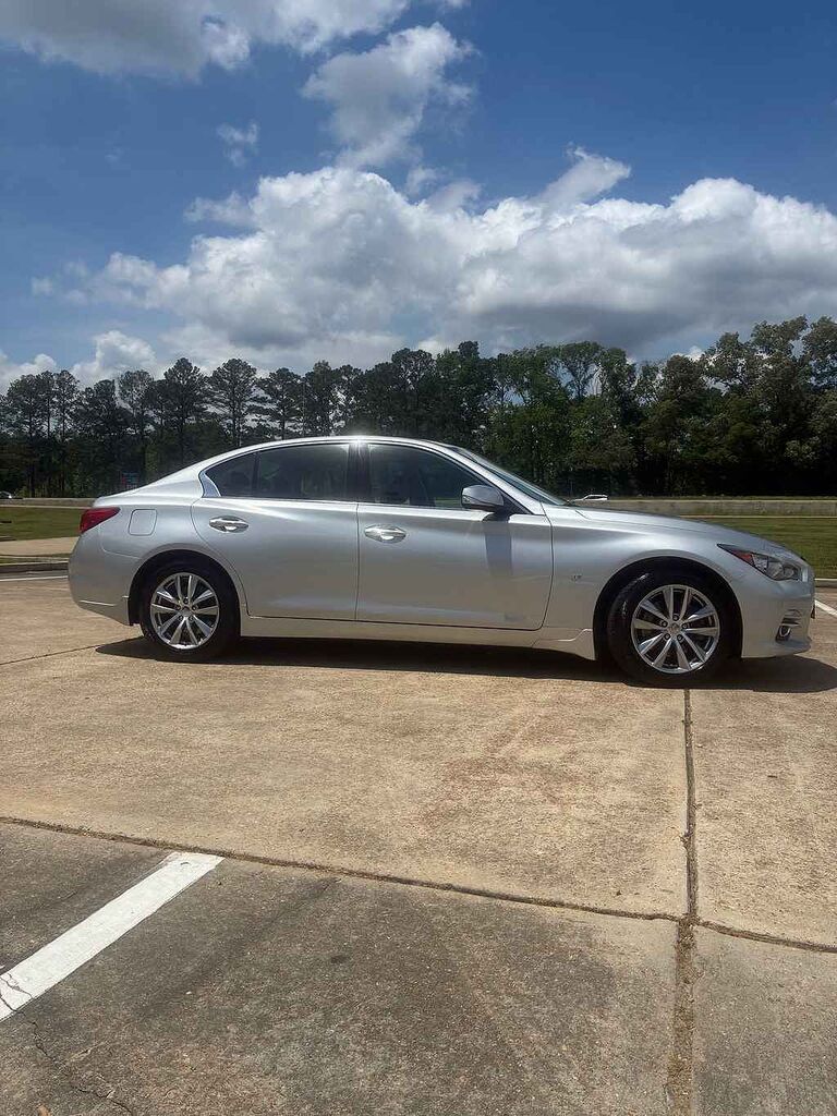 2015 INFINITI Q50