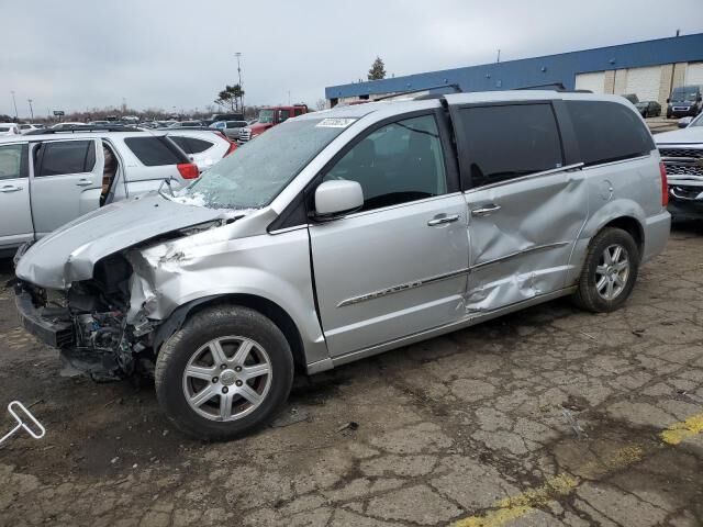 2011 CHRYSLER Town and Country