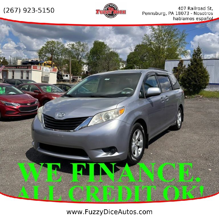 2013 TOYOTA Sienna
