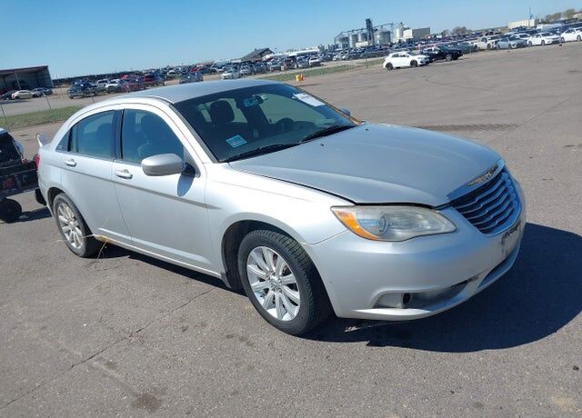 2011 CHRYSLER 200