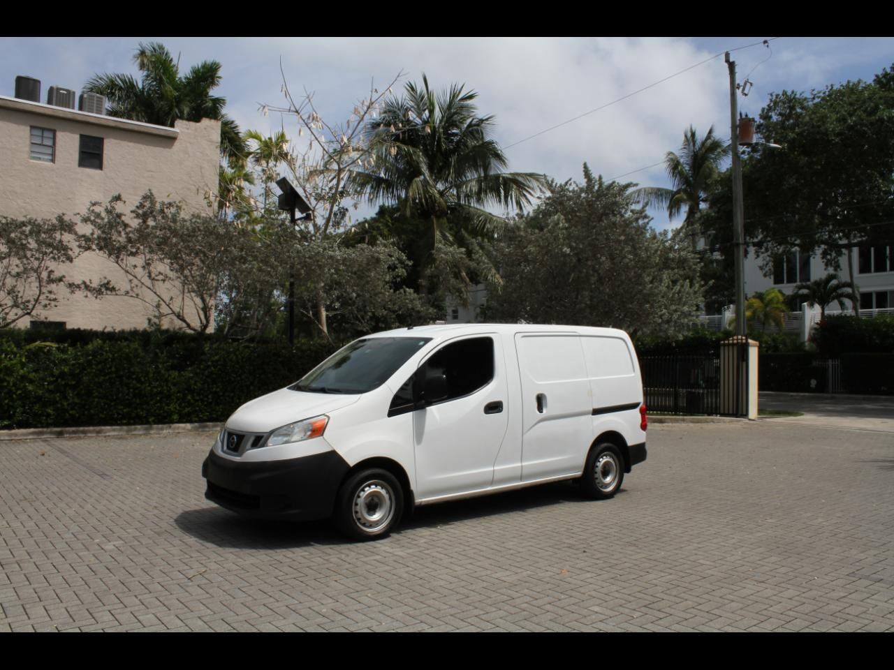 2014 NISSAN NV200