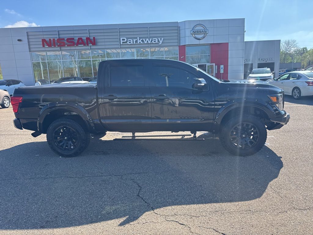 2019 NISSAN Titan