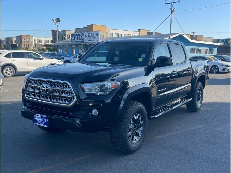 2017 TOYOTA Tacoma