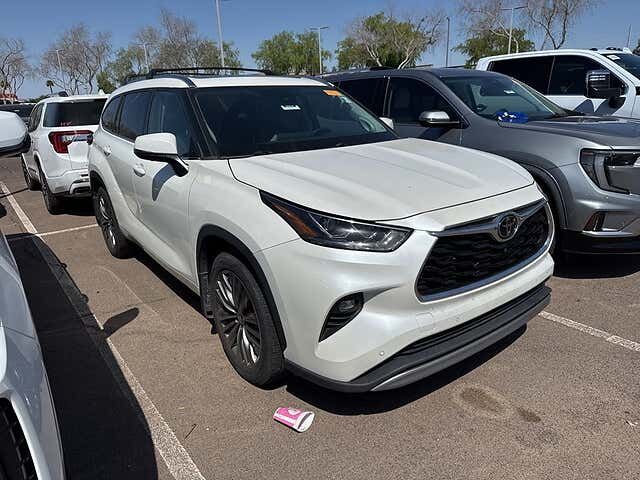 2021 TOYOTA Highlander