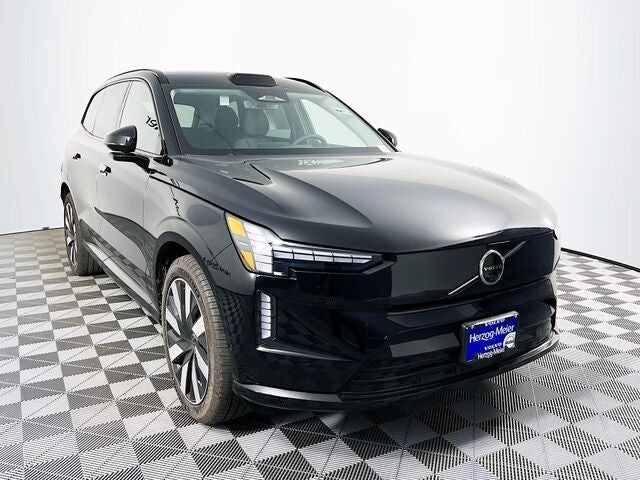 2025 VOLVO EX90