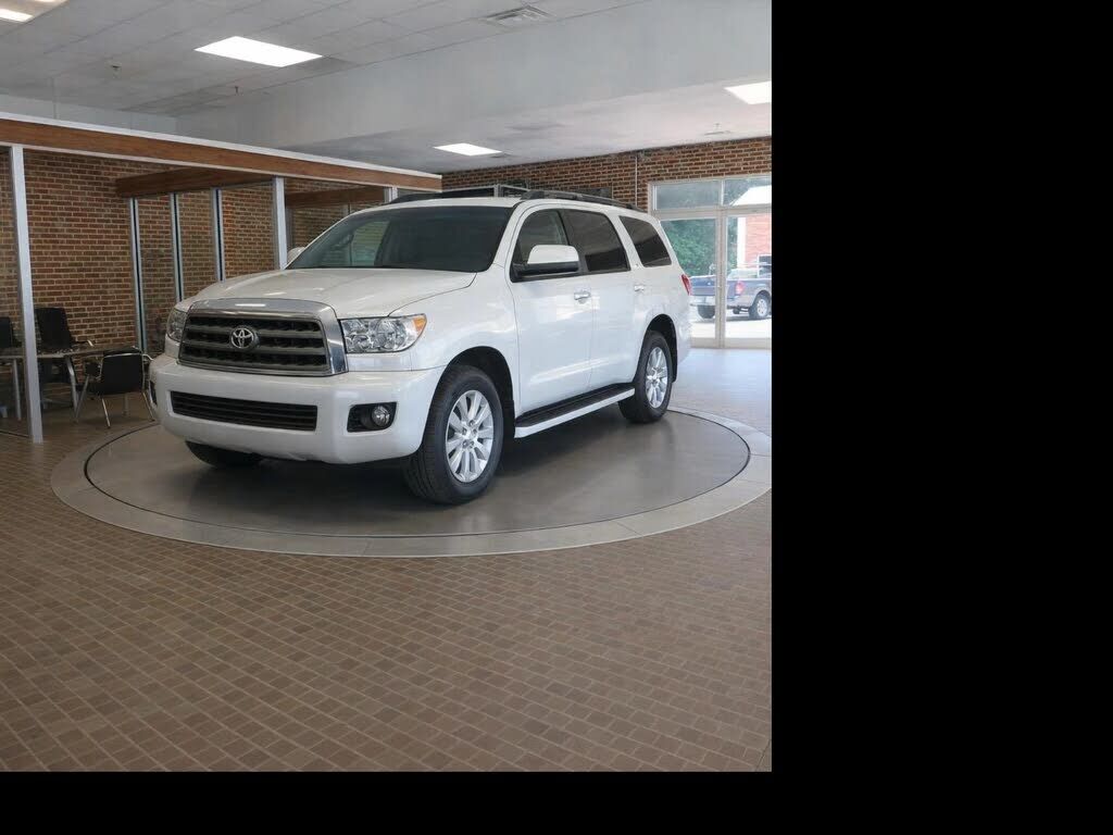2016 TOYOTA Sequoia