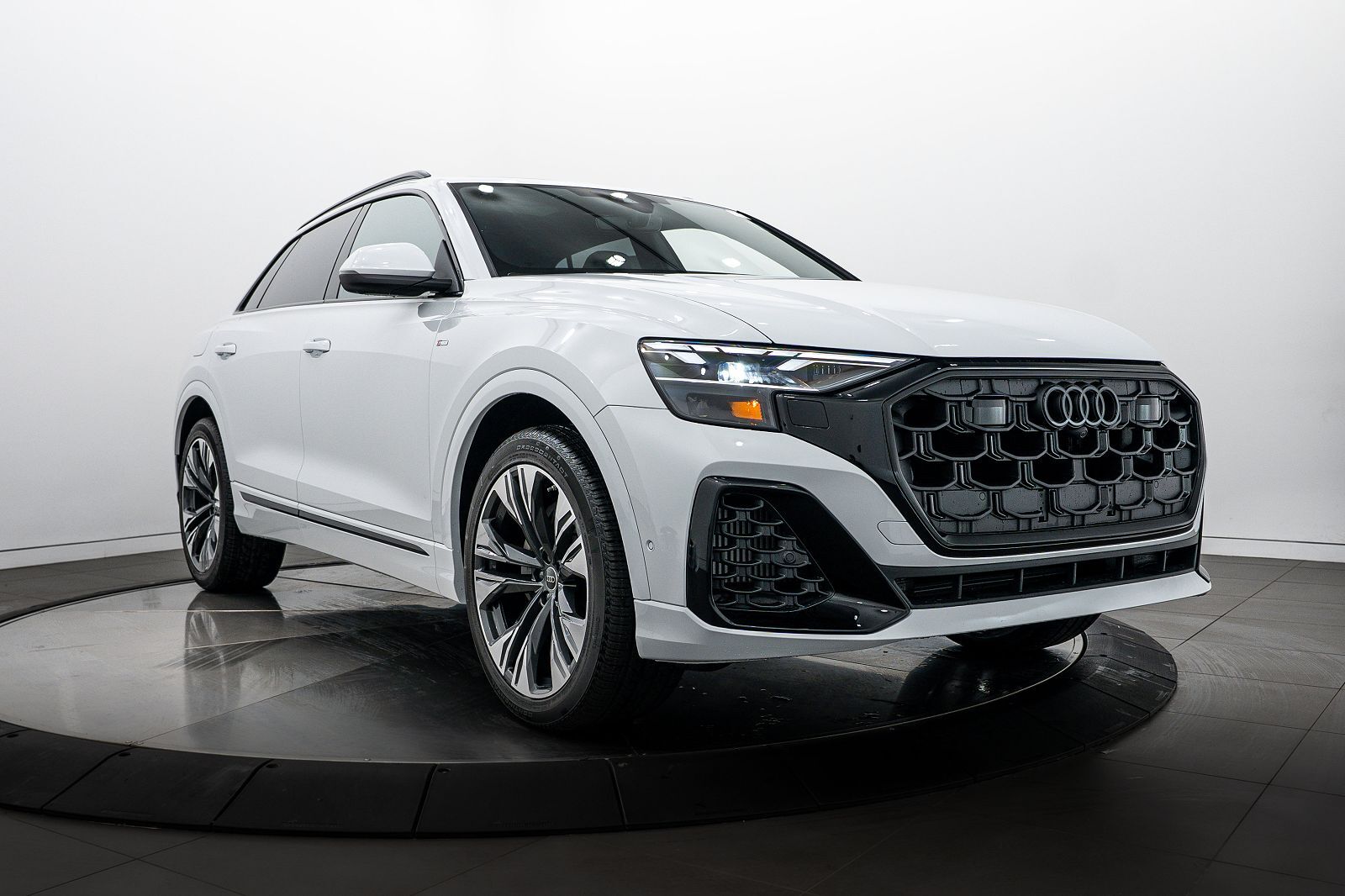 2026 Audi Q8